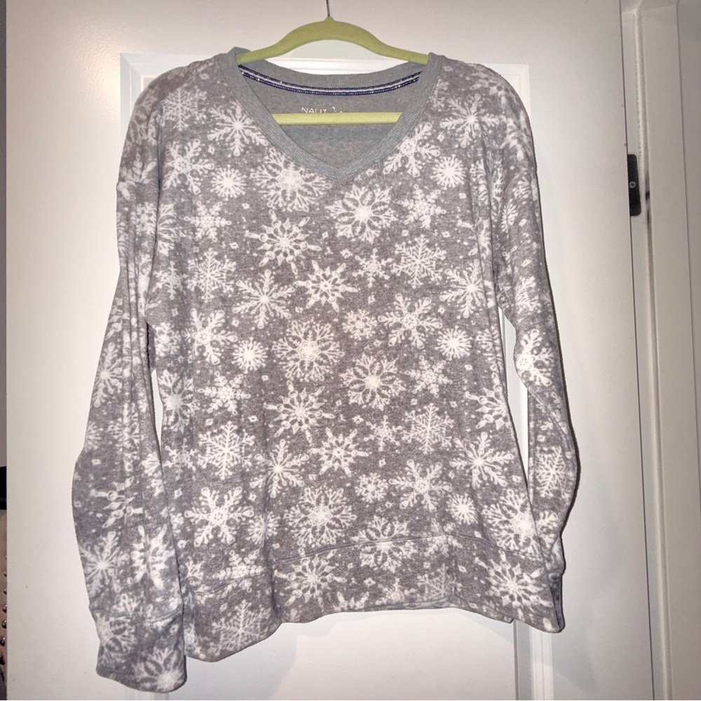 Nautica Gray and White Snowflake Sweatshirt